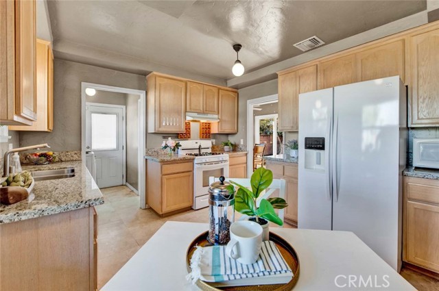 Detail Gallery Image 16 of 49 For 1332 E Kenwood Ave, Anaheim,  CA 92805 - 3 Beds | 2 Baths