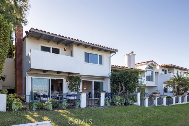 Detail Gallery Image 21 of 28 For 2175 Vista Entrada, Newport Beach,  CA 92660 - 3 Beds | 2/1 Baths