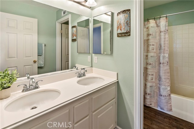 8880 Stony Brook Circle, Riverside CA: https://media.crmls.org/medias/61738a13-3c71-4331-bdad-b1f545205487.jpg