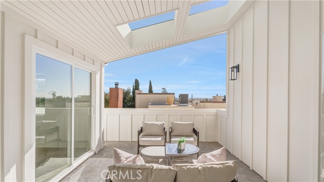 1823 Westholme Ave, Los Angeles CA: https://media.crmls.org/medias/6173b9fa-e10c-442b-aff7-7db6c974da8c.jpg