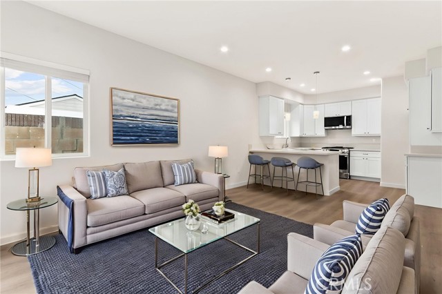 Detail Gallery Image 5 of 25 For 4508 Hedda St #1,  Lakewood,  CA 90712 - 3 Beds | 2 Baths