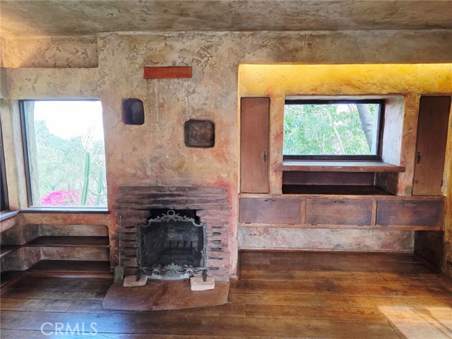 1403 Avon Park, Los Angeles CA: https://media.crmls.org/medias/6173e3ed-416a-4351-8c47-5be8f2974261.jpg