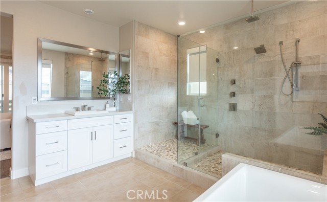 54 Sagan Way, Irvine CA: https://media.crmls.org/medias/6174909c-ddc6-4b08-b905-2977da213c20.jpg