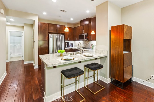 31 Soho, Irvine CA: https://media.crmls.org/medias/6174f540-aefe-4f73-ac4a-360bdea6f1b8.jpg