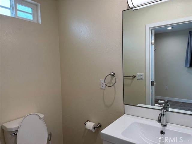 434 N Beachwood Drive, Burbank CA: https://media.crmls.org/medias/61754066-9648-41fc-9f50-db709fb29548.jpg