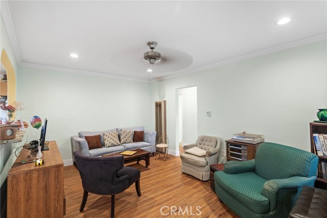 12210 S Spring, Los Angeles CA: https://media.crmls.org/medias/6175f1f7-7a49-4f1d-9f1b-1d9e2feb80cc.jpg