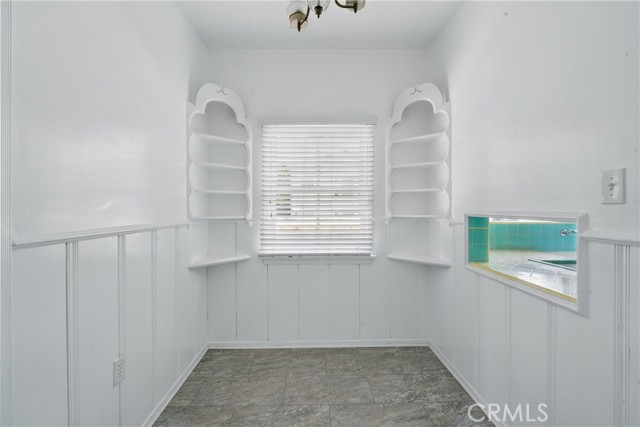 1327 S Burnside Avenue, Los Angeles CA: https://media.crmls.org/medias/617647ee-617a-4e6d-bb65-cf08e3c07489.jpg