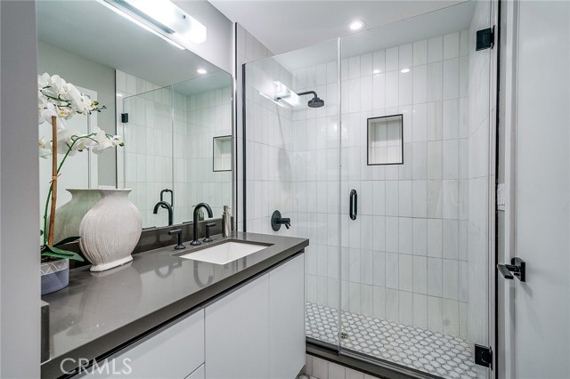 Detail Gallery Image 14 of 22 For 1148 N Detroit St 3b,  West Hollywood,  CA 90046 - 2 Beds | 2 Baths