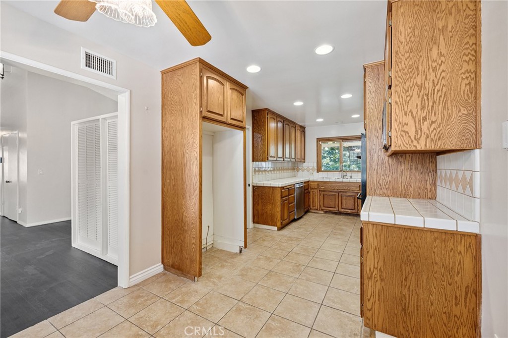 MLS #IV25152411 img 20