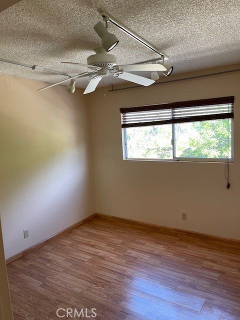 7727 Via Capri, Burbank CA: https://media.crmls.org/medias/6176b9b4-8a75-4495-b029-c50be35beedb.jpg