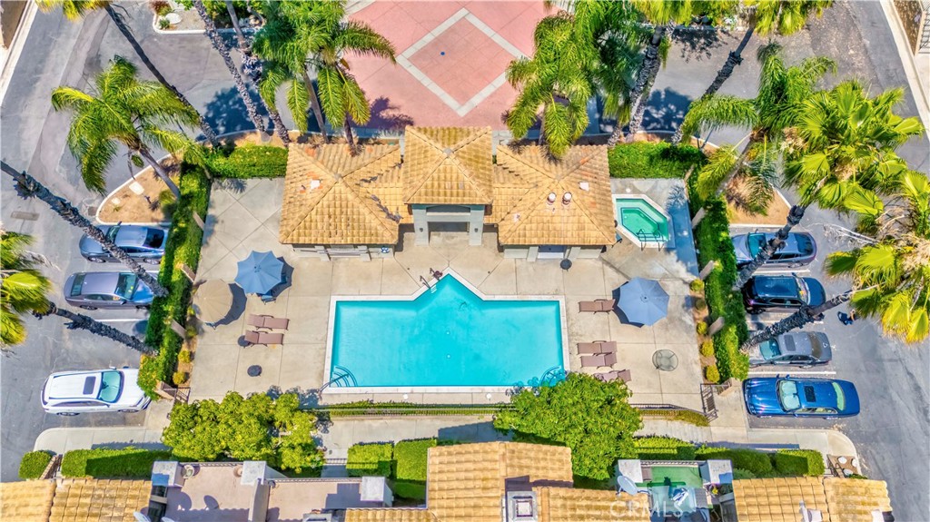 https://media.crmls.org/medias/61771d08-276d-47b4-8c4f-559fce2d0550.jpg?preset=X-Large