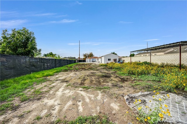 12811 Oaks Avenue, Chino CA: https://media.crmls.org/medias/61773633-29ab-40f9-acab-d7c892d9950e.jpg