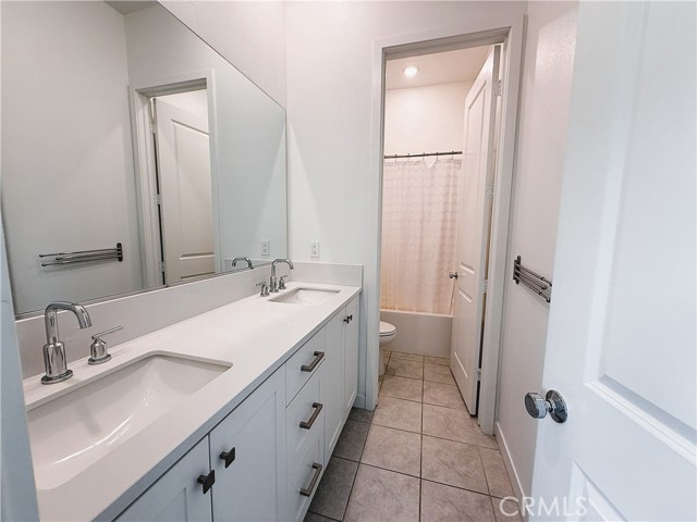 27078 Painted Sky Way, Valencia CA: https://media.crmls.org/medias/61780fbf-9e45-4771-9540-be330bc1ace1.jpg