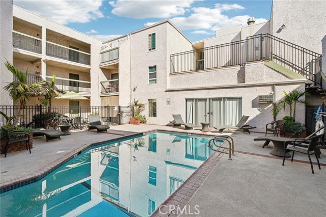 Detail Gallery Image 22 of 27 For 409 Burchett #210,  Glendale,  CA 91203 - 2 Beds | 2 Baths