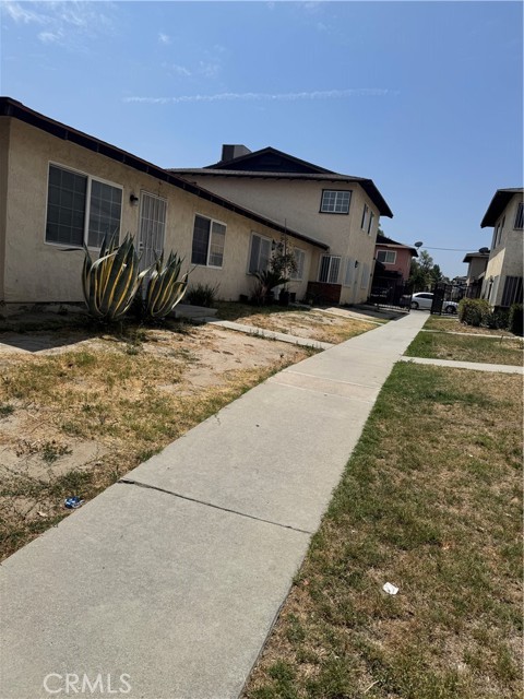 1215 W Oakland Avenue, Hemet CA: https://media.crmls.org/medias/6178c0c5-cbb3-4359-9508-0e255da204ef.jpg