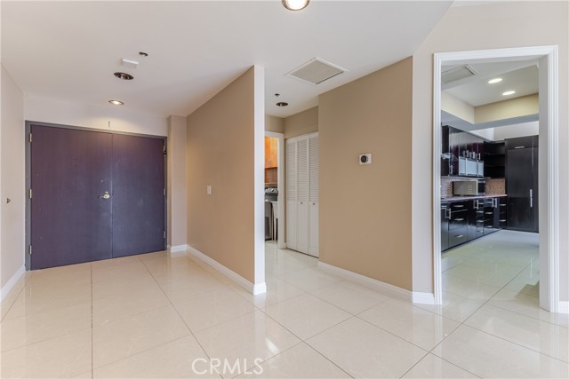 343 Pioneer Drive, Glendale CA: https://media.crmls.org/medias/617a5426-8d58-49e0-997c-e85cf2bfa030.jpg
