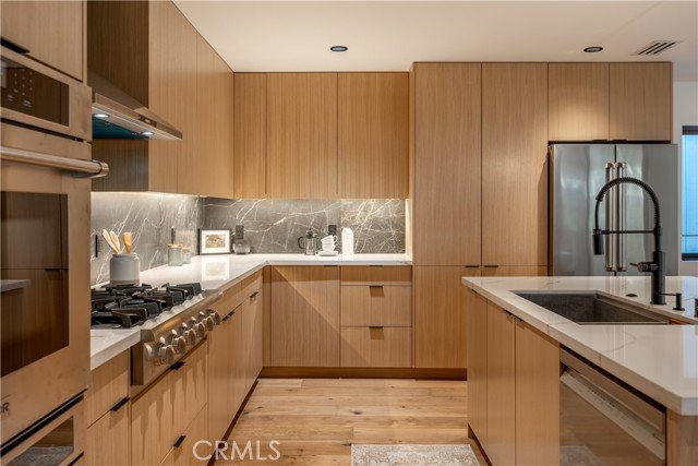 259 Victoria Lane, Sugarloaf CA: https://media.crmls.org/medias/617ac488-59fc-48b6-a759-c07d1e8a1320.jpg