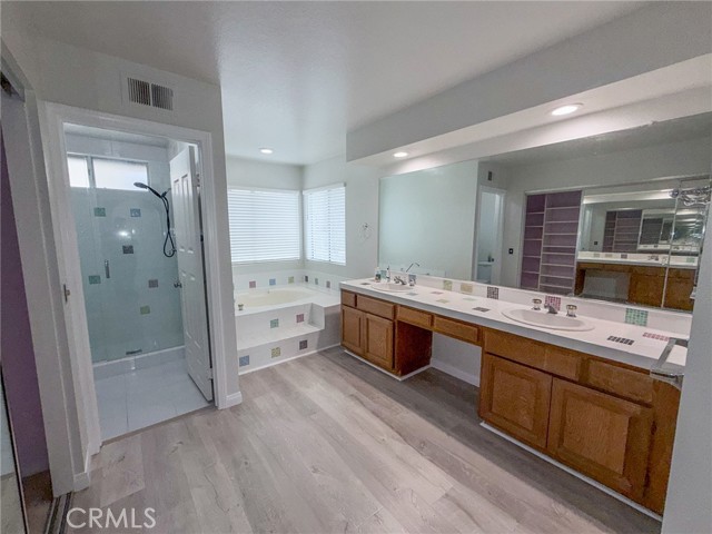 Detail Gallery Image 32 of 55 For 5018 Evanwood Ave, Oak Park,  CA 91377 - 4 Beds | 2/1 Baths