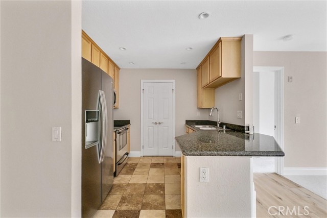 Detail Gallery Image 8 of 26 For 2450 San Gabriel, Corona,  CA 92882 - 2 Beds | 2 Baths