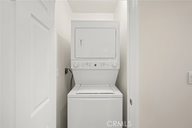 11716 Paso Robles Avenue, Granada Hills CA: https://media.crmls.org/medias/617b9ec9-fb62-4527-8d60-f94fbad4693d.jpg
