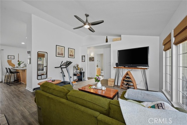 Detail Gallery Image 4 of 32 For 18286 North Shore Dr, Hidden Valley Lake,  CA 95467 - 3 Beds | 2 Baths