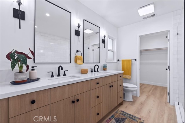 Detail Gallery Image 19 of 34 For 3825 Edgehill Dr, Los Angeles,  CA 90008 - 3 Beds | 2 Baths