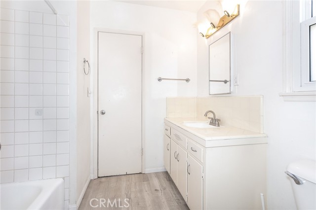 10436 Columbus Avenue photo 32