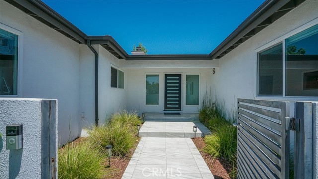 23853 Hatteras Street, Woodland Hills CA: https://media.crmls.org/medias/617ccc08-1bef-49ba-8fca-e3d00ede9207.jpg