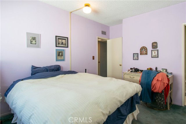 14560 Clark Street, Sherman Oaks CA: https://media.crmls.org/medias/617d6006-f397-4808-b9be-27455109c82d.jpg