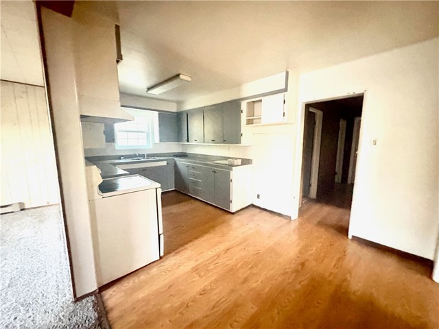 Detail Gallery Image 5 of 15 For 216 College Ave, Weed,  CA 96094 - 2 Beds | 1 Baths