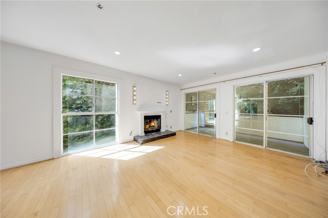 Detail Gallery Image 10 of 34 For 1401 S Bentley Ave #203,  Los Angeles,  CA 90025 - 2 Beds | 3 Baths