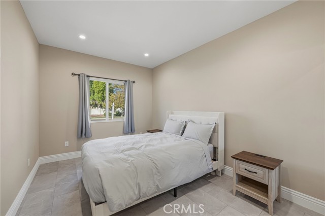 Detail Gallery Image 6 of 7 For 23012 Hartland, West Hills,  CA 91307 - 1 Beds | 1 Baths