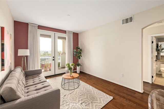 2001 Artesia Boulevard, Redondo Beach, California 90278, 1 Bedroom Bedrooms, ,1 BathroomBathrooms,Residential,Sold,Artesia,SB22258185