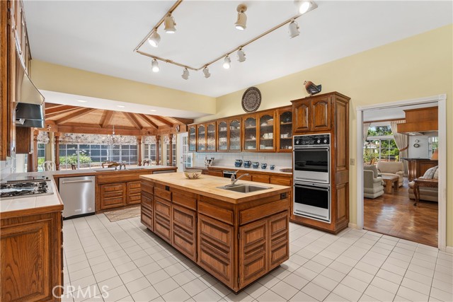 Detail Gallery Image 16 of 50 For 4751 Westchester Dr, Woodland Hills,  CA 91364 - 5 Beds | 7 Baths