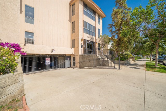 104 S Hayworth Avenue, Los Angeles CA: https://media.crmls.org/medias/6181ef48-87f7-4718-9fb8-cb00800d1b0b.jpg
