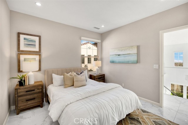100 Soaring Eagle, Irvine CA: https://media.crmls.org/medias/61823bcf-9c87-43a7-87ca-08138641db88.jpg