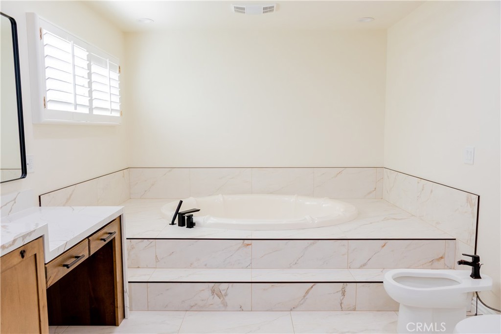 MLS #CV25271189 image #10