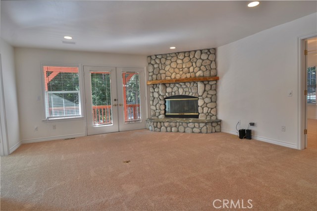 Detail Gallery Image 15 of 31 For 145 Birchwood, Lake Arrowhead,  CA 92352 - 3 Beds | 2/1 Baths