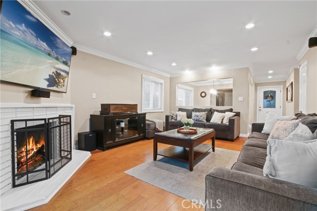 1737 Roseglen Avenue, San Pedro CA: https://media.crmls.org/medias/61854d6d-967b-40c6-a2ad-53a6866664dc.jpg