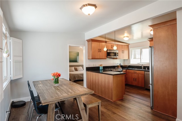 2120 Prospect Avenue, Hermosa Beach, California 90254, 3 Bedrooms Bedrooms, ,2 BathroomsBathrooms,Residential,Sold,Prospect,SB22188872