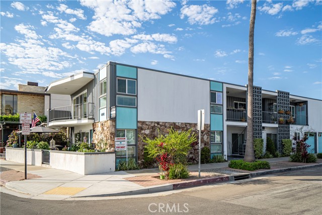6000 E Appian Way, Long Beach CA: https://media.crmls.org/medias/6186956f-7059-4bf4-9ad7-d5a85cef9ac2.jpg