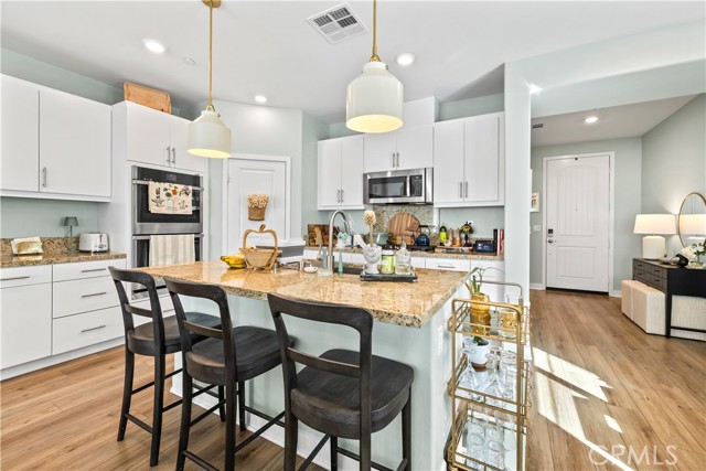 Detail Gallery Image 6 of 44 For 2482 Wagon Wheel Way, Rialto,  CA 92377 - 3 Beds | 2 Baths