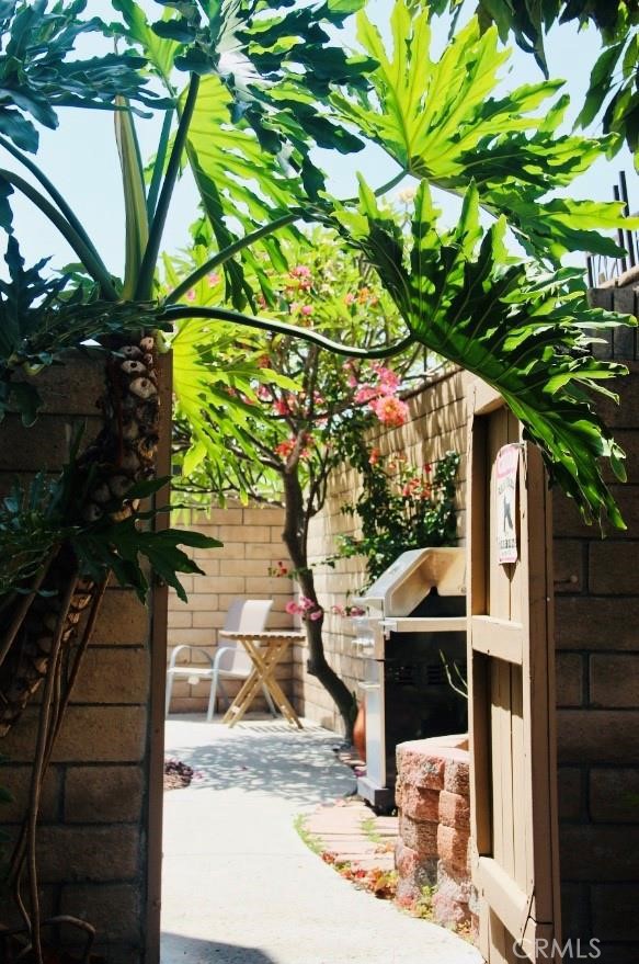 Detail Gallery Image 27 of 34 For 1432 E Foothill Bld, Glendora,  CA 91741 - 2 Beds | 2/1 Baths