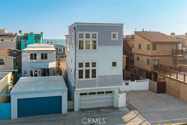 55 B Surfside Avenue, Surfside CA: https://media.crmls.org/medias/61879f33-917c-4a61-87f5-9c481386f88e.jpg