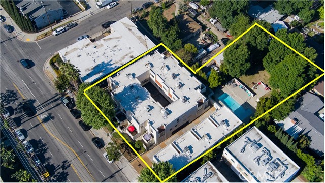 Detail Gallery Image 25 of 29 For 7311 Kester Ave #11,  Van Nuys,  CA 91405 - 2 Beds | 2/1 Baths