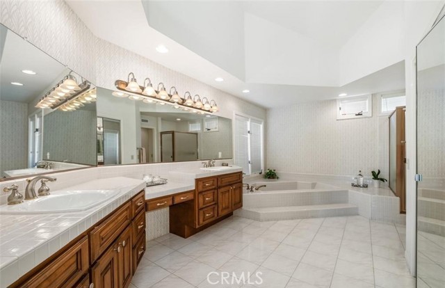 Detail Gallery Image 8 of 21 For 26052 Spur Branch, Laguna Hills,  CA 92653 - 4 Beds | 3 Baths