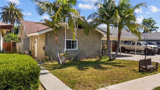 19539 Gault Street, Reseda CA: https://media.crmls.org/medias/61885cd9-85e7-494e-a15c-c73492ebcbc6.jpg