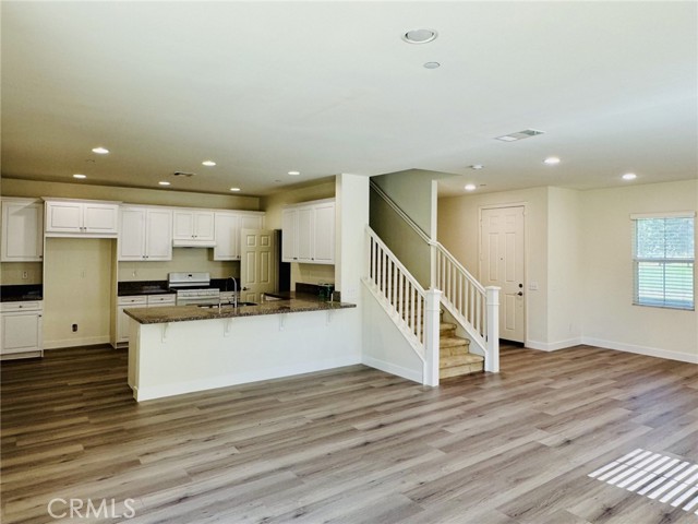 5072 S Heritage Paseo, Ontario CA: https://media.crmls.org/medias/61891633-53c3-49d0-81f4-5f32647edccd.jpg