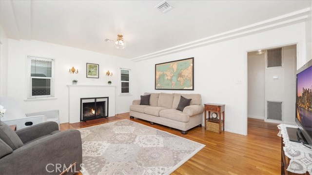 Detail Gallery Image 2 of 15 For 686 W 34th St, San Bernardino,  CA 92405 - 2 Beds | 1 Baths