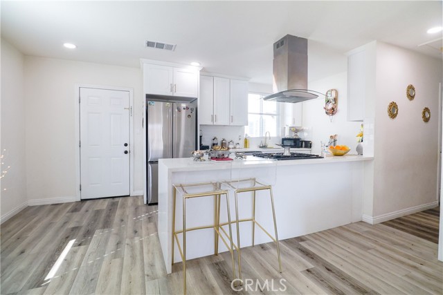 Detail Gallery Image 8 of 44 For 7323 Camellia Ave, North Hollywood,  CA 91605 - 5 Beds | 3 Baths